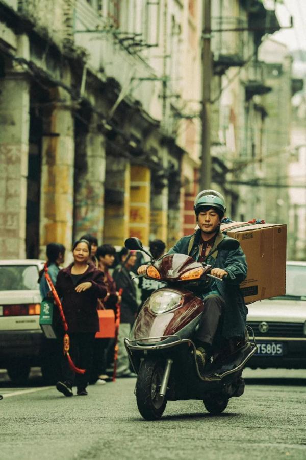 “刀哥”回应狂飙拍摄地拍照收费（经核实此事系个人行为）