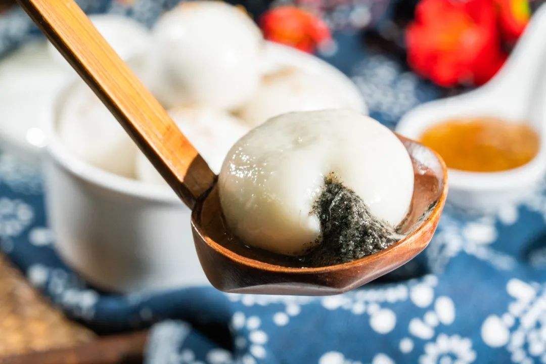 汤圆冷水煮还是热水煮几分钟（正确的做法是什么）