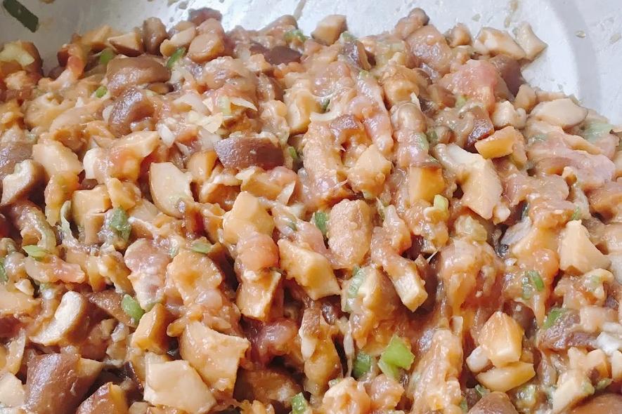 冬至吃饺子的寓意是什么（冬至什么饺子馅代表什么含义呢）