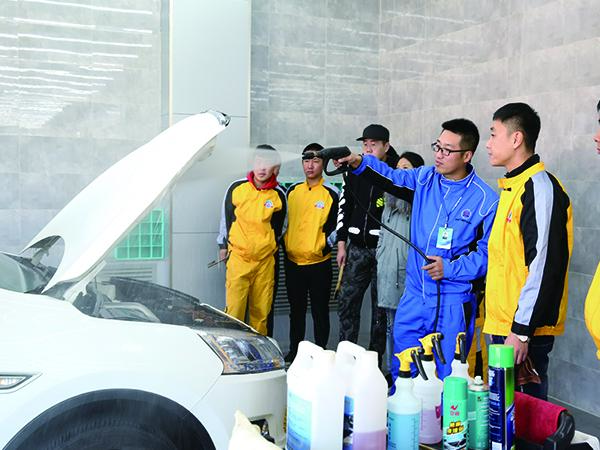 新手如何开洗车店（开家精洗汽车店该注意什么呢）