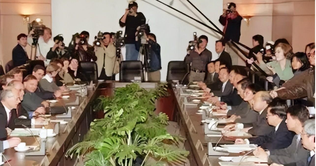 我国加入世贸组织的时间是哪年（克林顿帮助中国加入wto有什么阴谋吗）