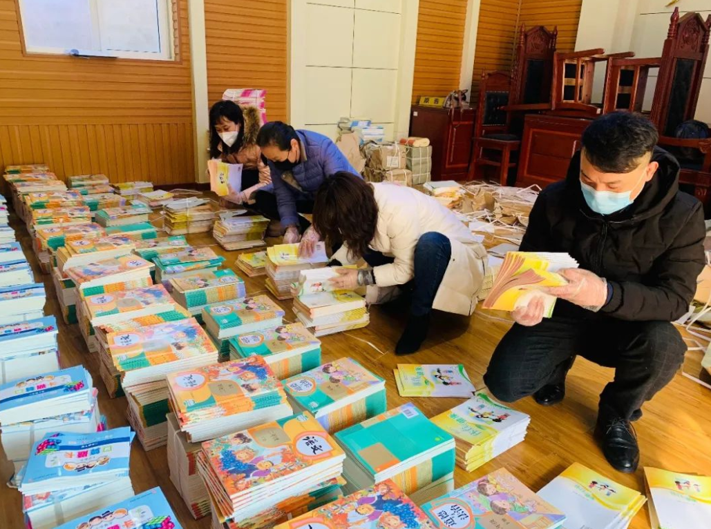 小学门口适合1一2元的生意（小学门口代包书皮生意怎么样）
