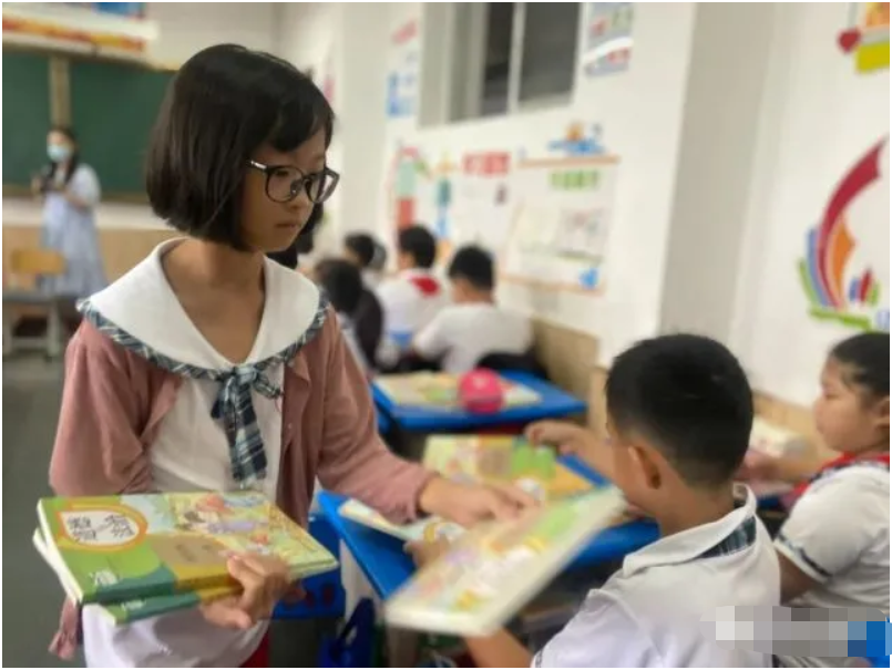 小学门口适合1一2元的生意（小学门口代包书皮生意怎么样）