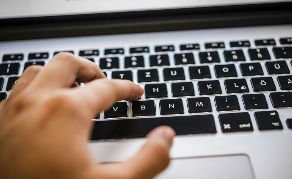 alt键苹果笔记本在哪（MacBook安装了Windows怎么使用Cmd+CV复制粘贴）