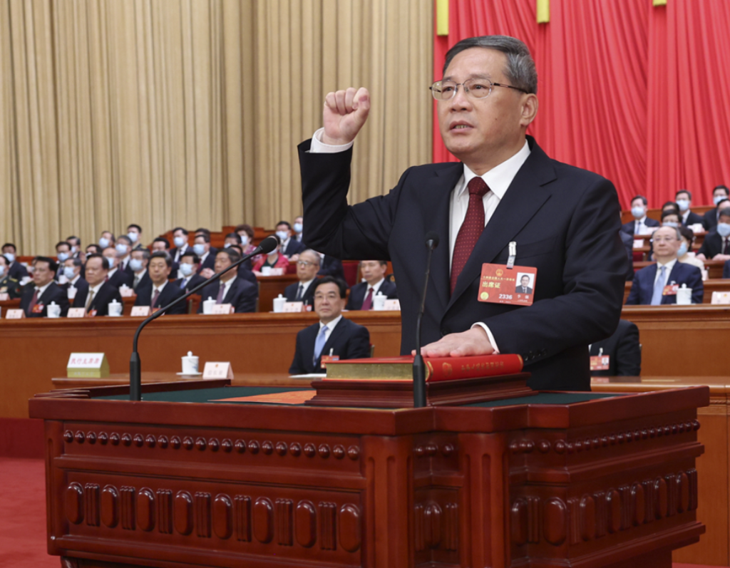 现场:李强总理进行宪法宣誓