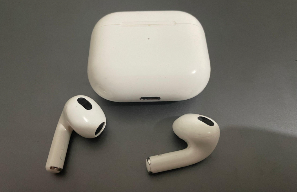 airpods使用方法（苹果AirPods都有哪些功能）