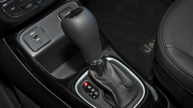 jeep指南者怎么样（当年20万的Jeep指南者，现在花8万买值吗）