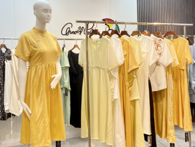 独一无二的服装店名字（女装店名取名技巧又哪些）