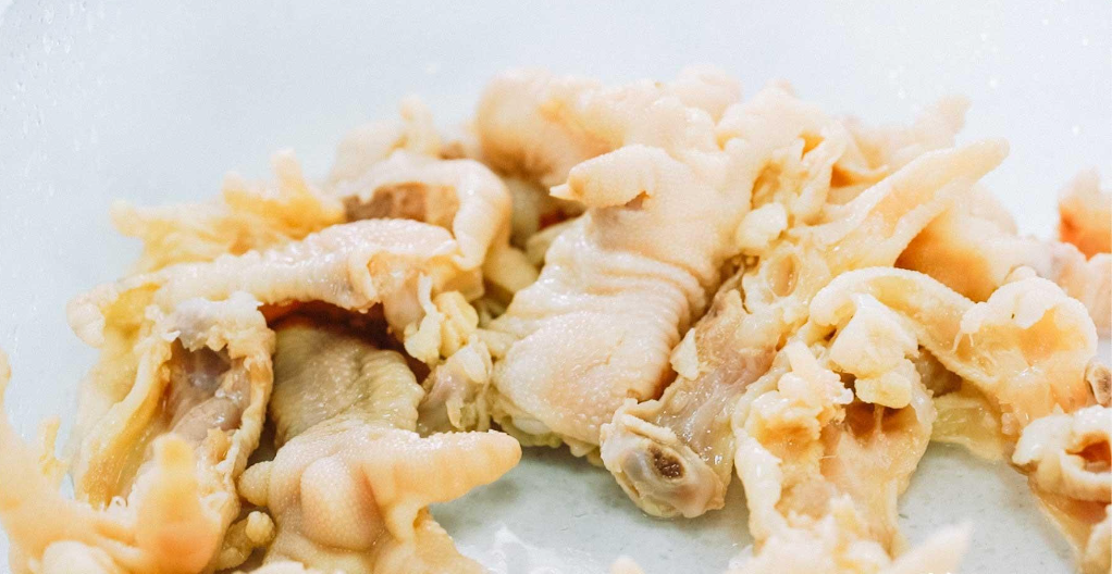柠檬鸡爪制作方法配料和步骤（制作网红柠檬鸡爪都需要哪些材料）