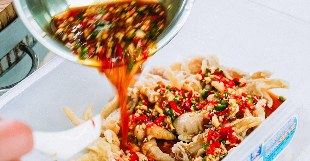 柠檬鸡爪制作方法配料和步骤（制作网红柠檬鸡爪都需要哪些材料）