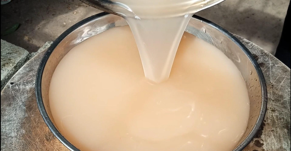 白凉粉是什么东西做的（制作白凉粉的天然原料是什么）