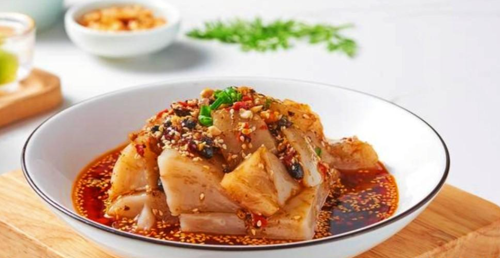 白凉粉是什么东西做的（制作白凉粉的天然原料是什么）