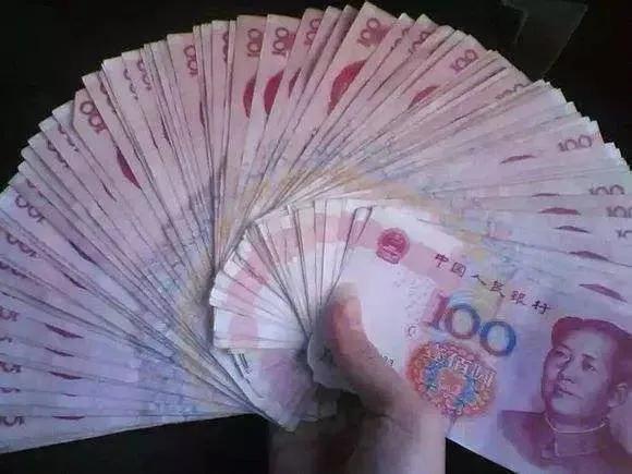 开眼镜店需要投资多少钱（眼镜店是暴利行业吗）
