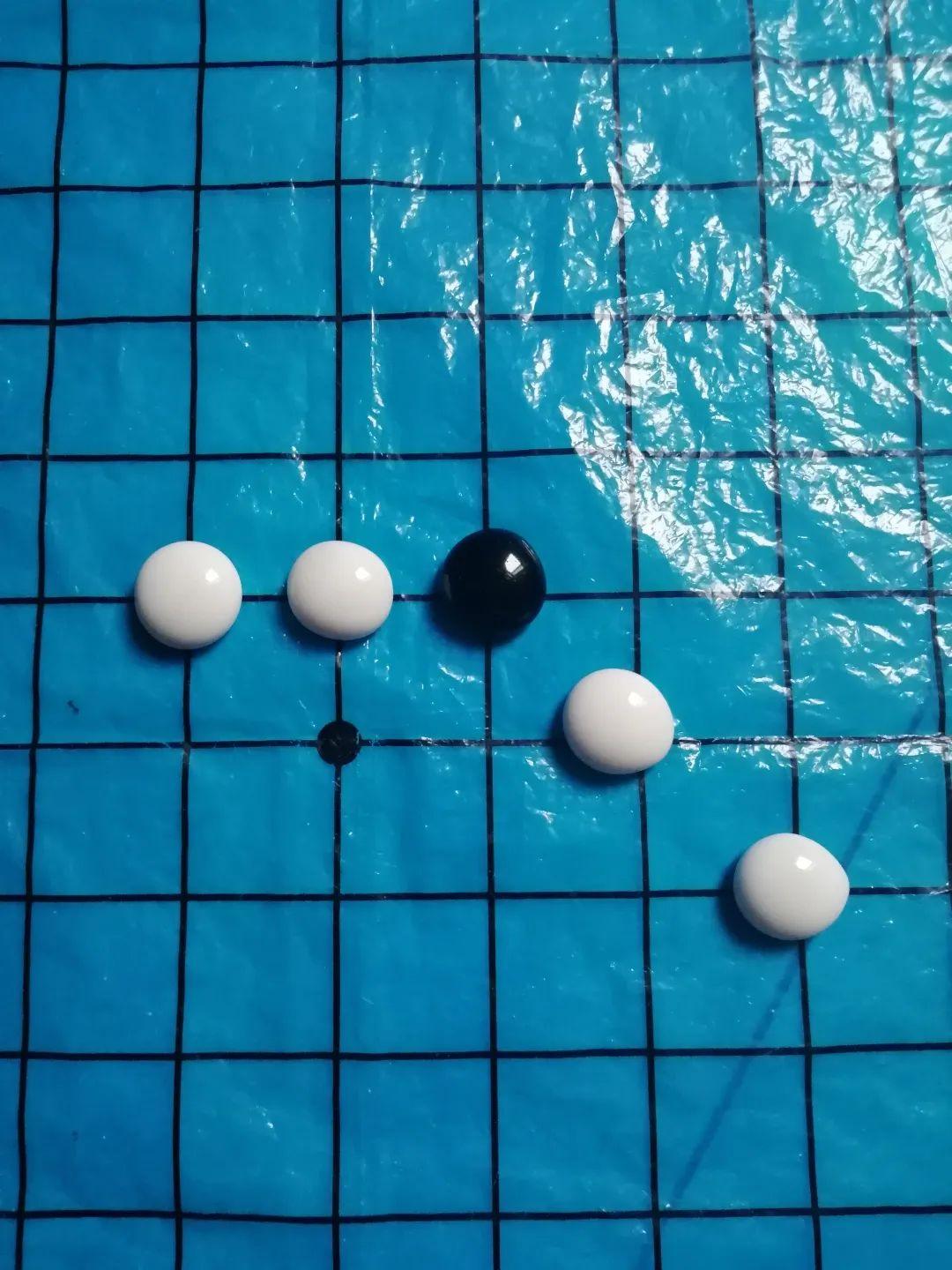 下五子棋技巧和套路（五子棋的十二套必杀技是什么）