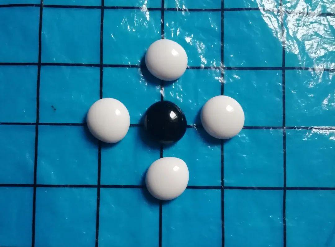 下五子棋技巧和套路（五子棋的十二套必杀技是什么）