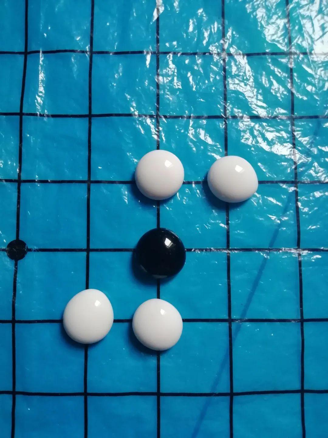 下五子棋技巧和套路（五子棋的十二套必杀技是什么）
