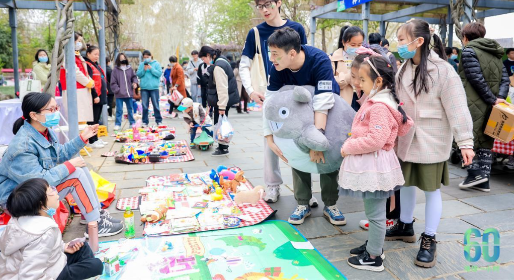 这些地标为地球熄灯一小时（武汉地标和全国超百个地标建筑同步熄灯）