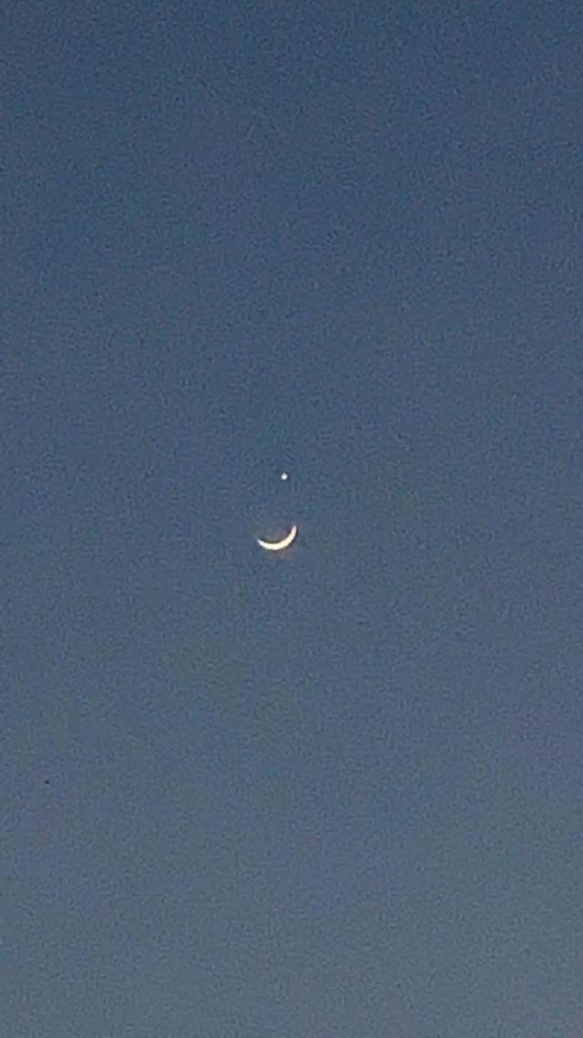 被月亮星星浪漫到了（月掩金星，天象亮相天宇）