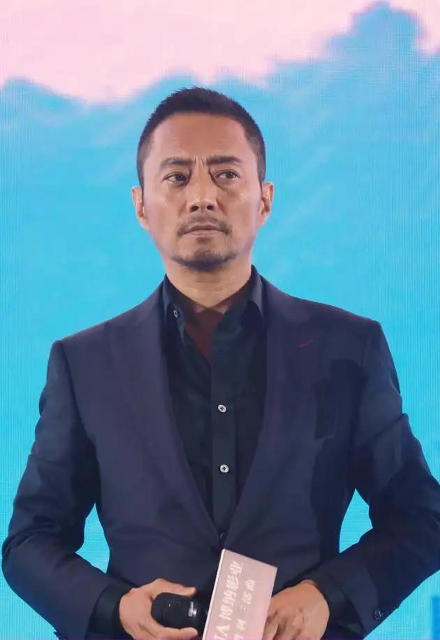 男生怎么变帅简单方法（提升男生颜值的小细节）