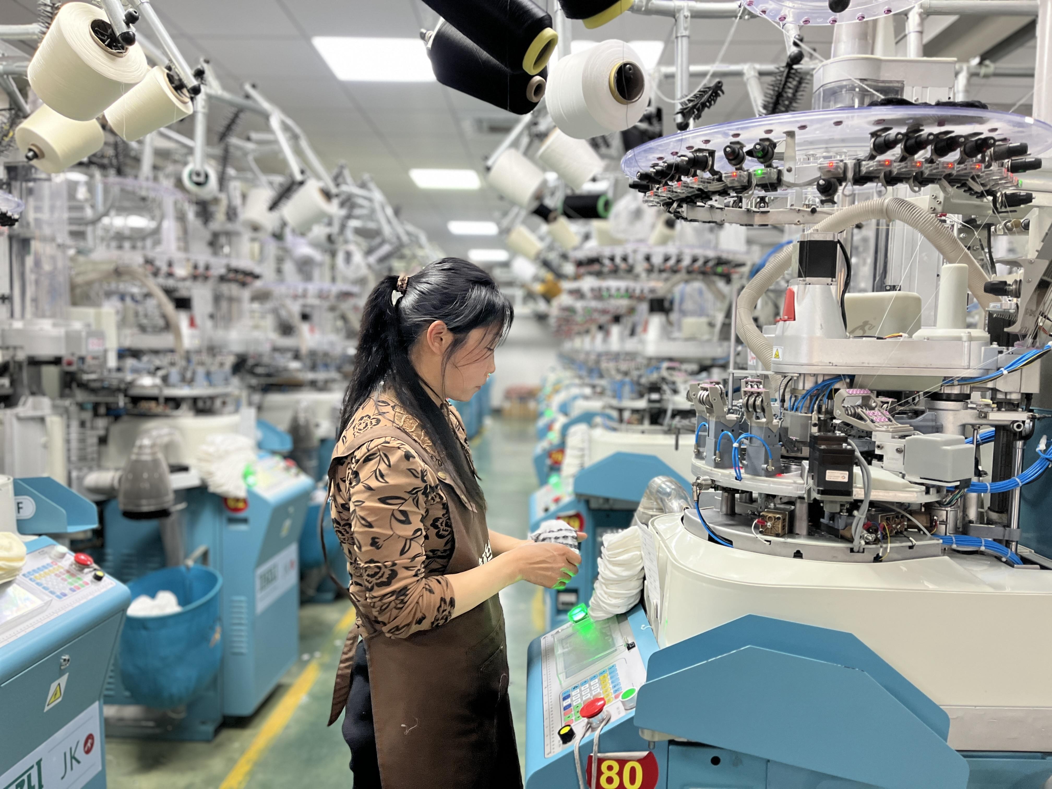 诸暨袜子批发市场（小镇袜业供应全球）