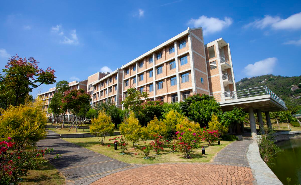 大学毕业论文致谢怎么写（能让老师眼前一亮的大学毕业论文致谢词）