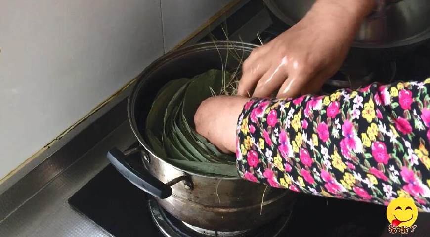 怎么做粽子需要详细过程（包粽子的详细做法教程）