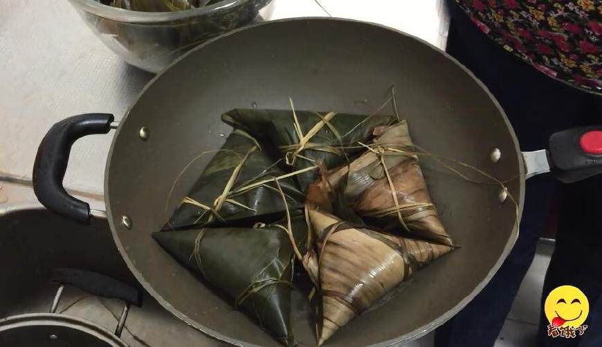 怎么做粽子需要详细过程（包粽子的详细做法教程）